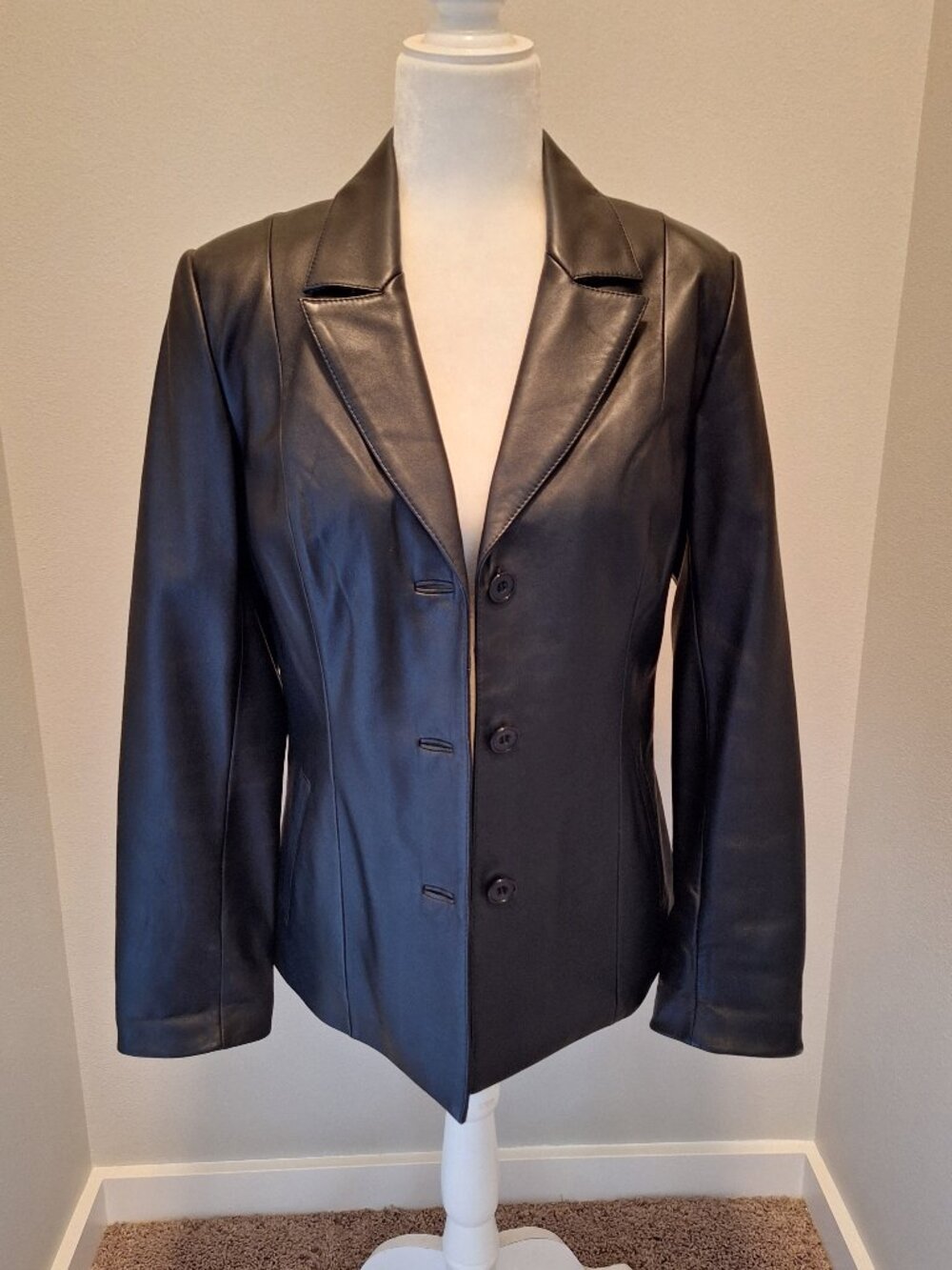 Ladies' warm Spanish leather coat